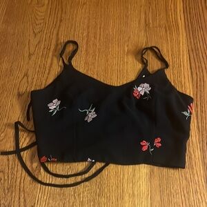 The Room Woman’s Black Flower Crop Top Size S